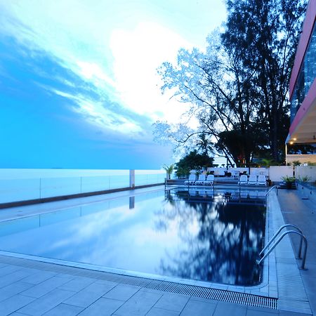 Hotel Sentral Seaview @ ​Beachfront Tanjung Bungah  Exterior foto