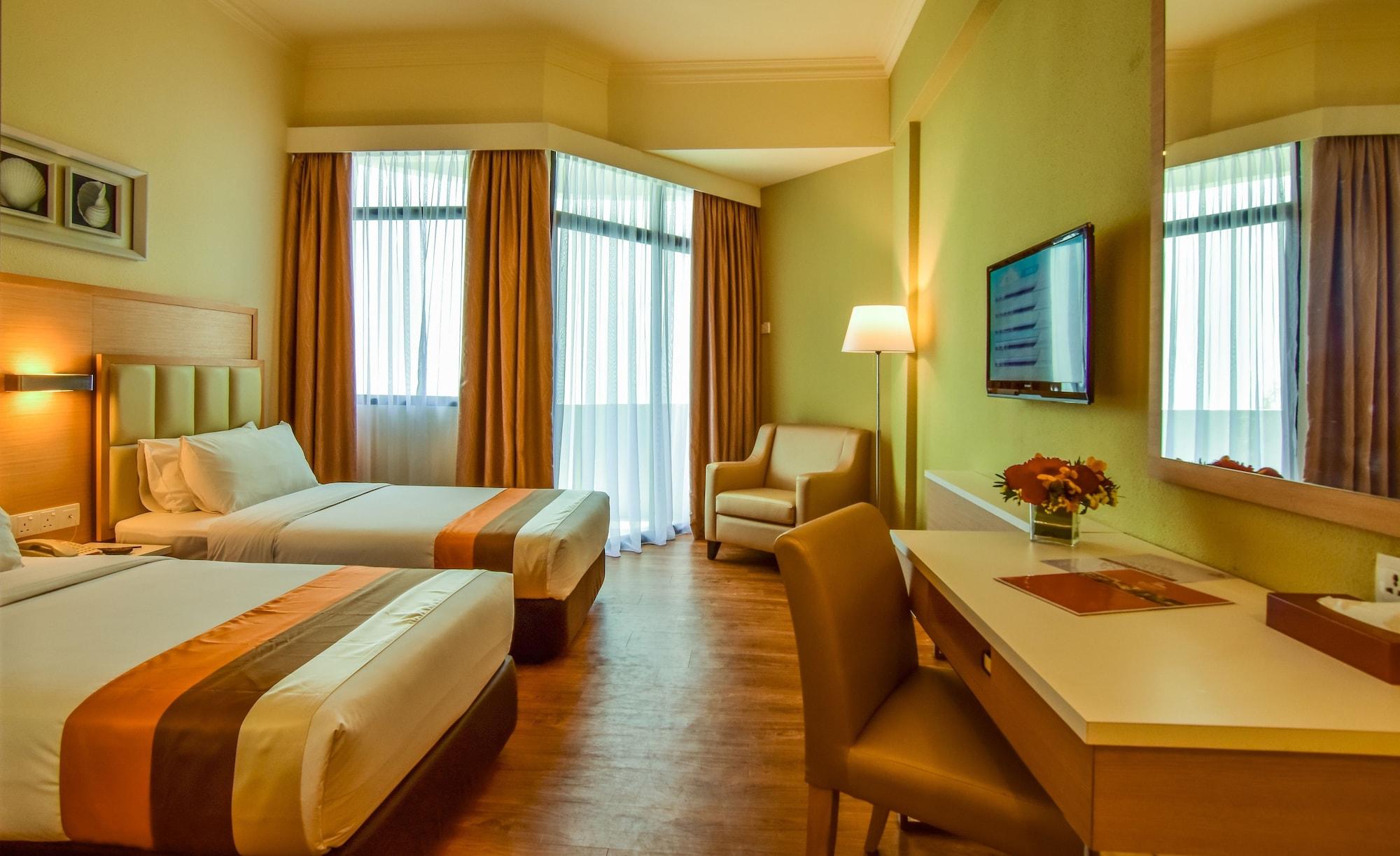 Hotel Sentral Seaview @ ​Beachfront Tanjung Bungah  Exterior foto