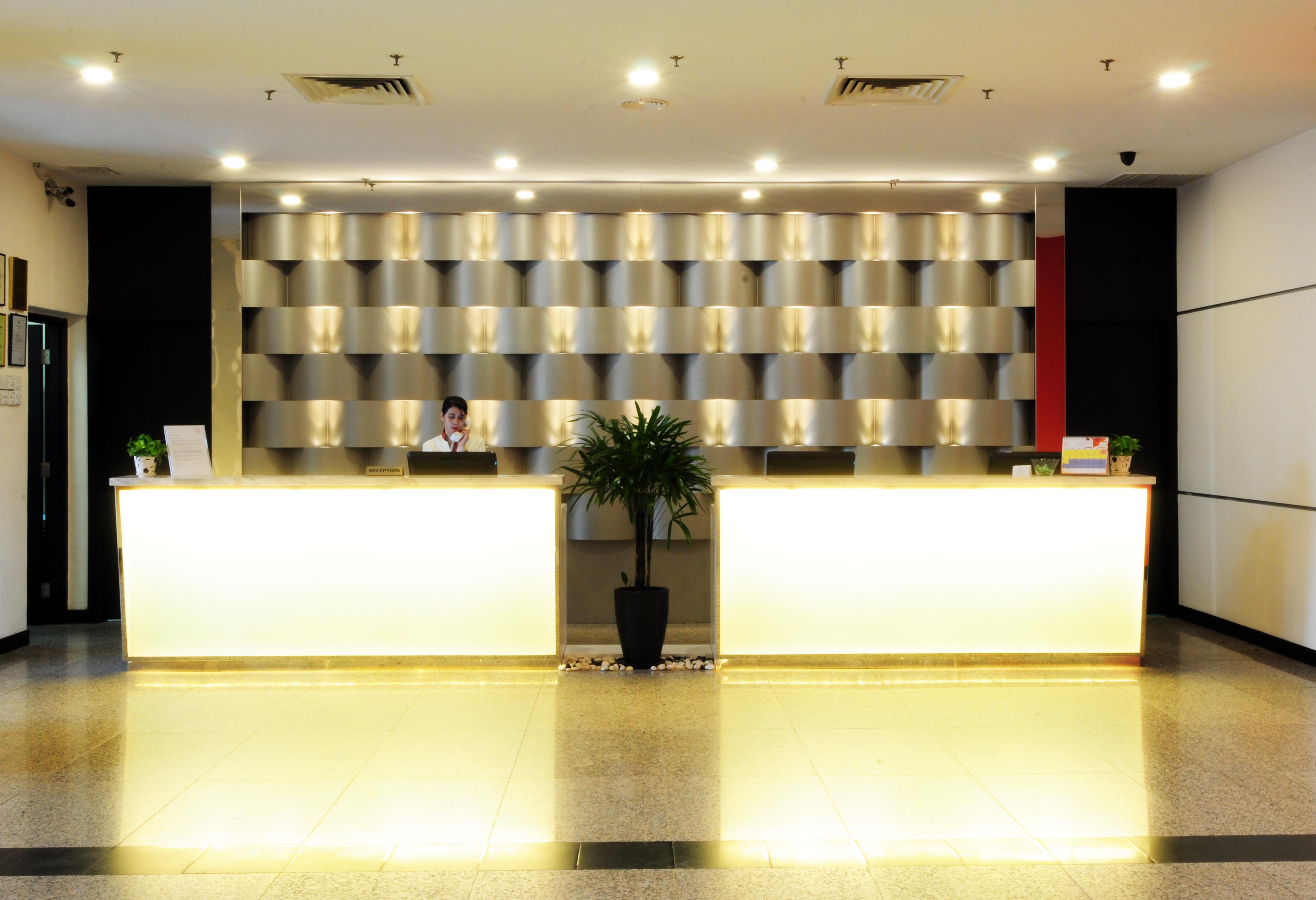 Hotel Sentral Seaview @ ​Beachfront Tanjung Bungah  Exterior foto
