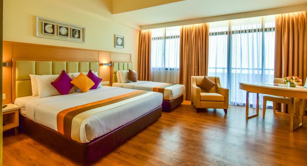 Hotel Sentral Seaview @ ​Beachfront Tanjung Bungah  Exterior foto