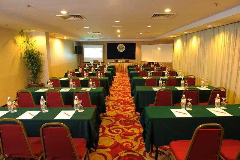 Hotel Sentral Seaview @ ​Beachfront Tanjung Bungah  Exterior foto