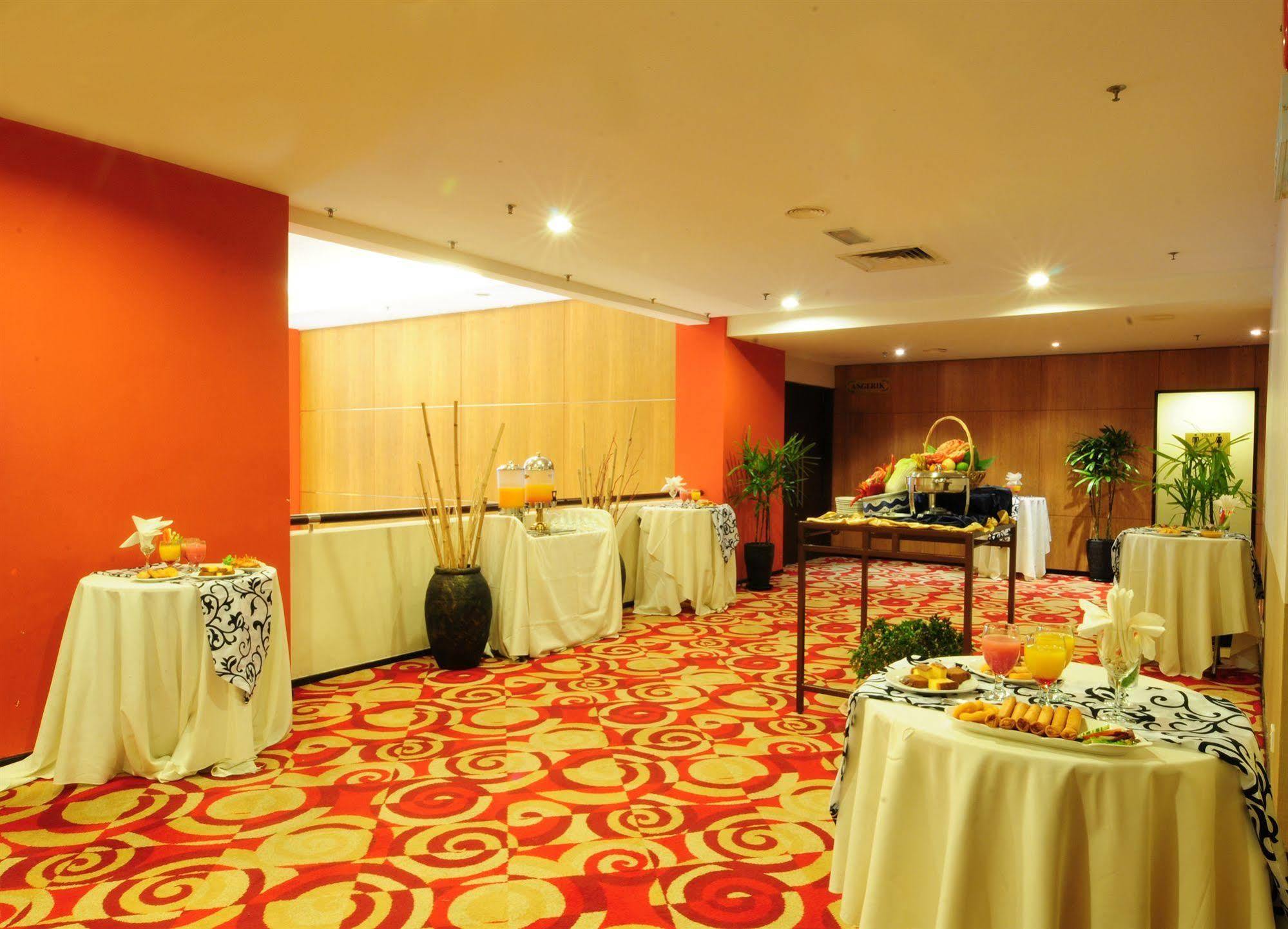 Hotel Sentral Seaview @ ​Beachfront Tanjung Bungah  Exterior foto